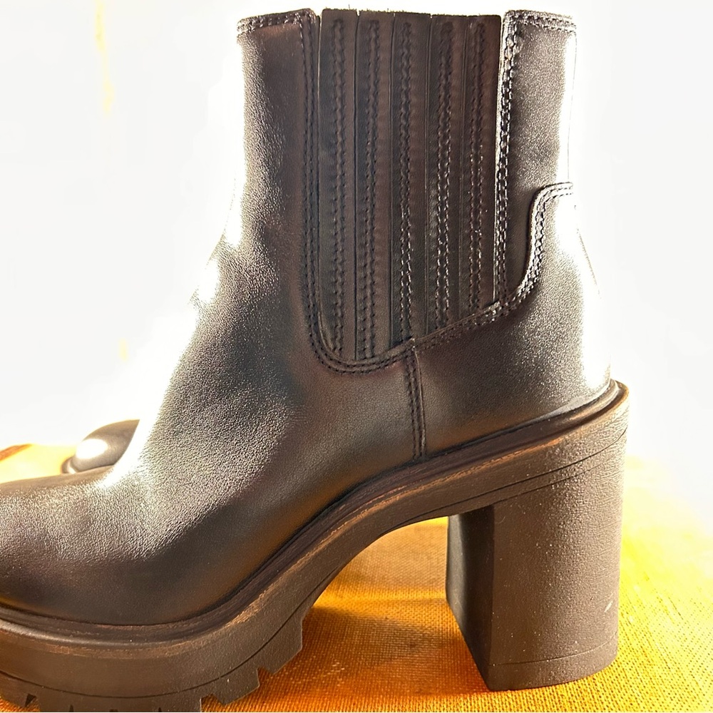 Dolce Vita Black Chunky Heel Ankle Boots - Picture 11 of 14